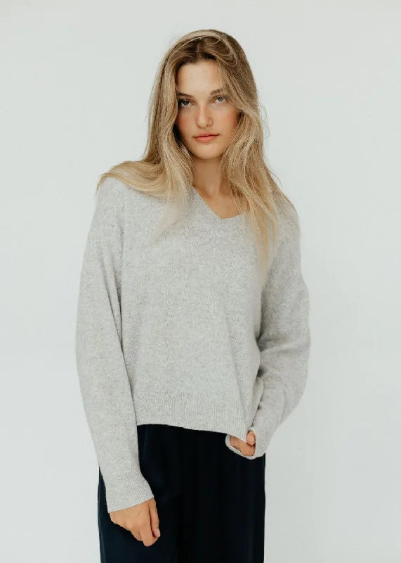 Longline Knit TopsElizabeth V-Neck Cashmere Sweater in Grey